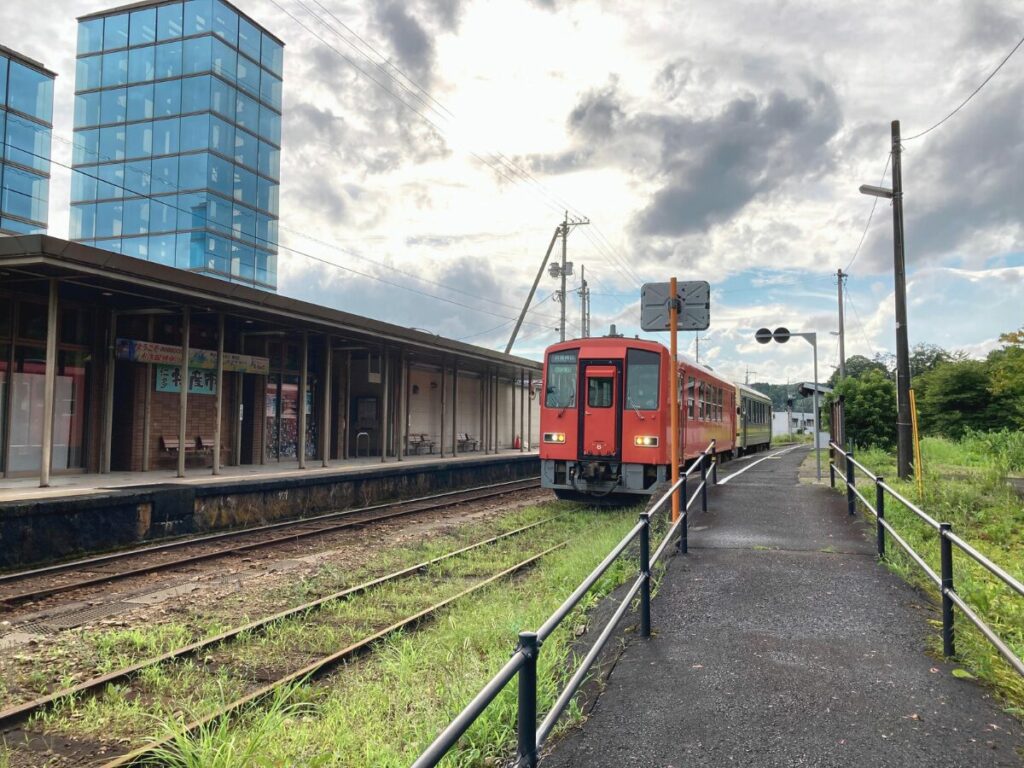 出雲三成駅にて