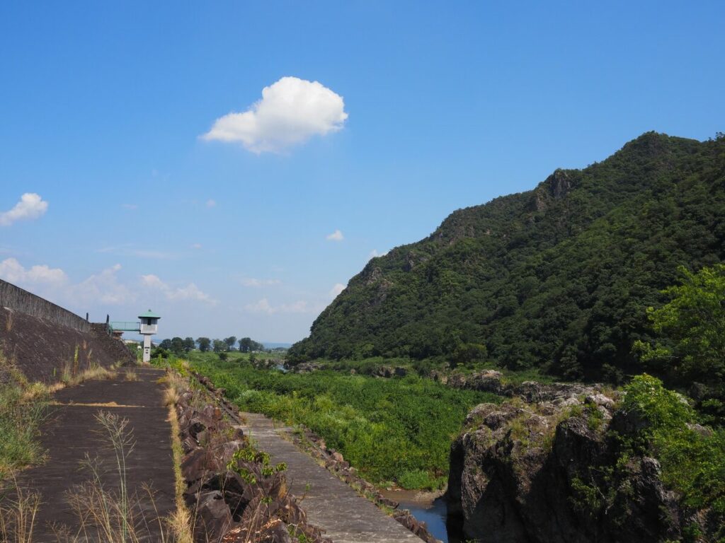 坂に注意というのも納得の山間部