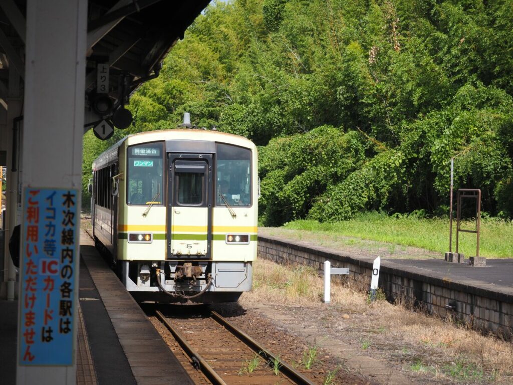 宍道駅に入ってくる木次線